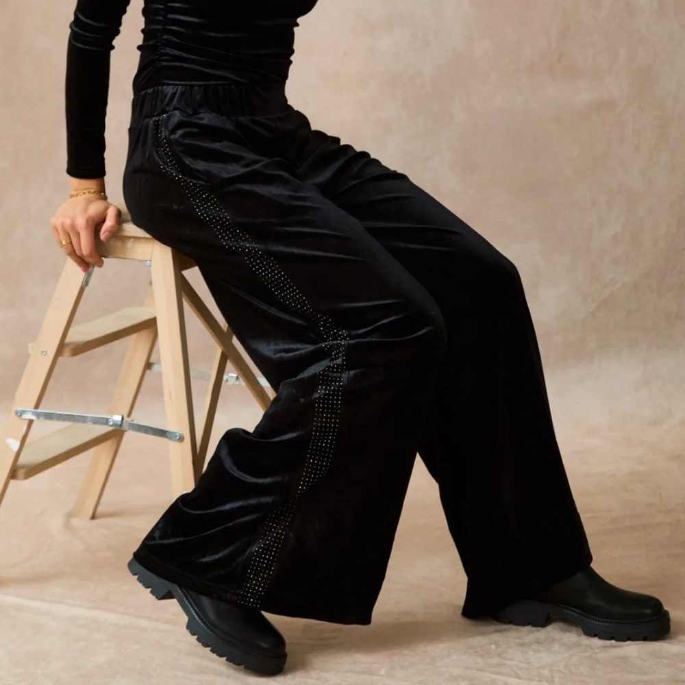 ShopEvelynne Black Wide Leg Pants